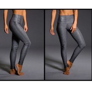 Like New Onzie Snakeskin Leggings
